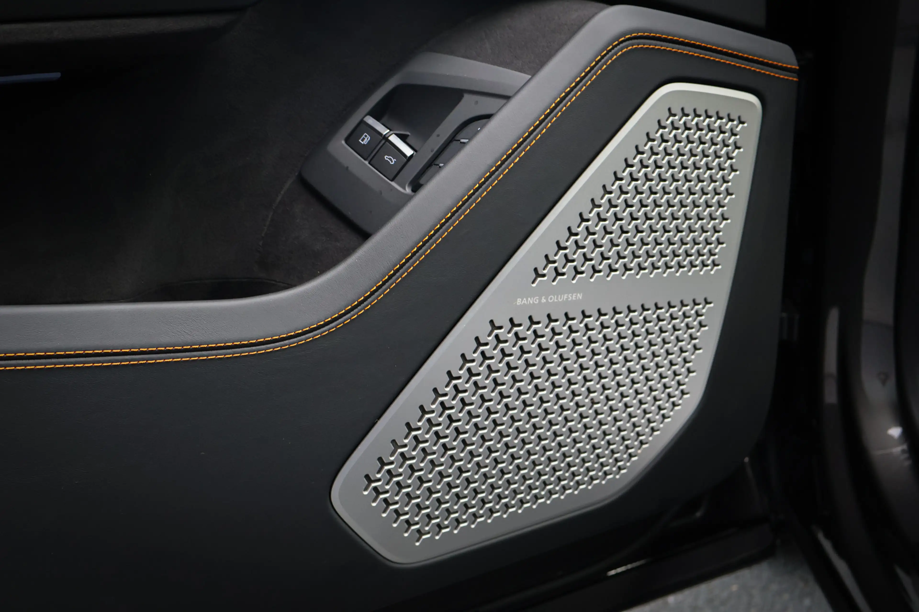 Lamborghini Urus SE 4.0 V8 Hybrid | AKRAPOVIC | BTW-AUTO | FULL PPF — photo 9