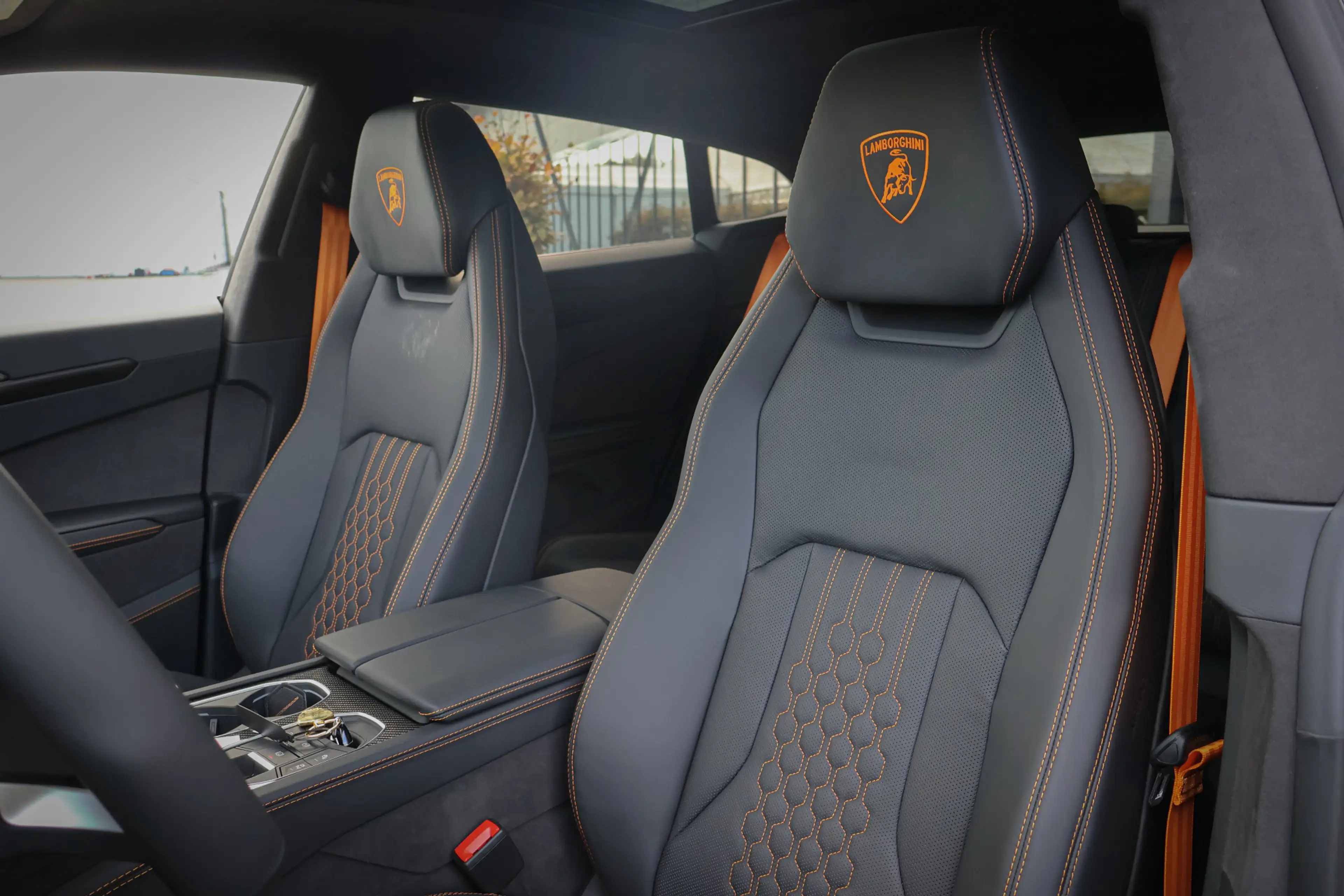 Lamborghini Urus SE 4.0 V8 Hybrid | AKRAPOVIC | BTW-AUTO | FULL PPF — photo 4