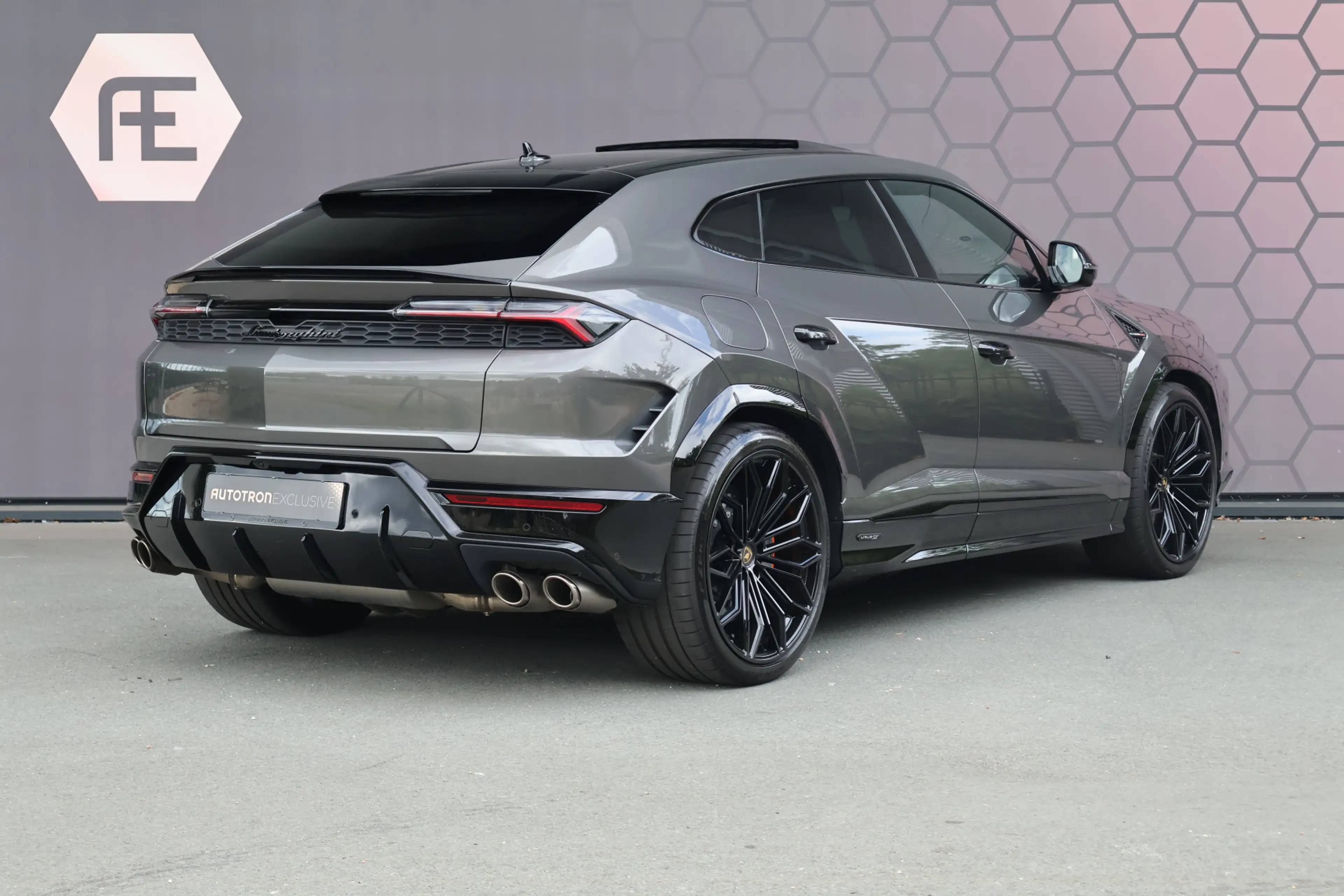 Lamborghini Urus SE 4.0 V8 Hybrid | AKRAPOVIC | BTW-AUTO | FULL PPF — photo 2
