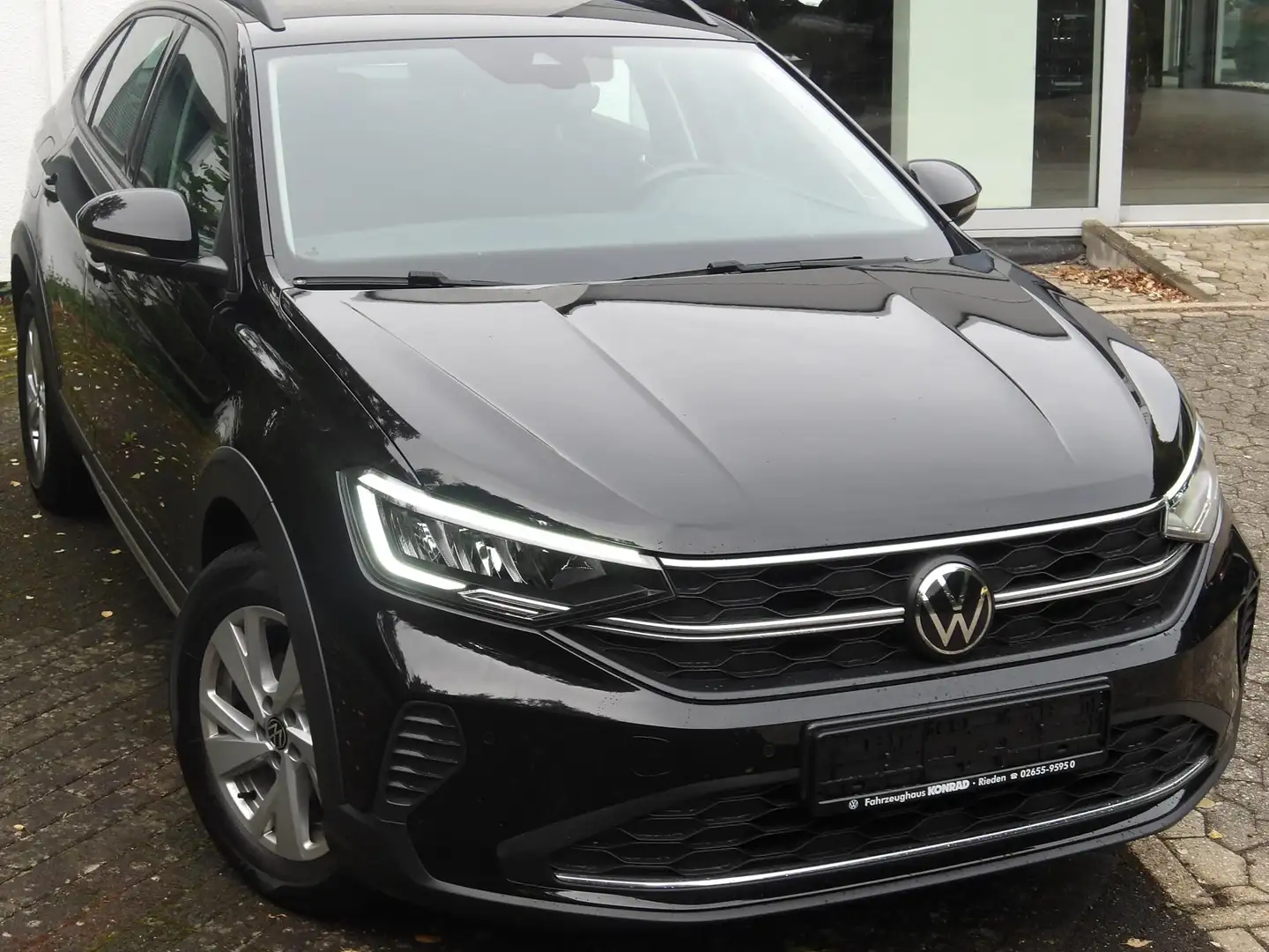 Volkswagen Taigo TSI Life Schwarz - 2