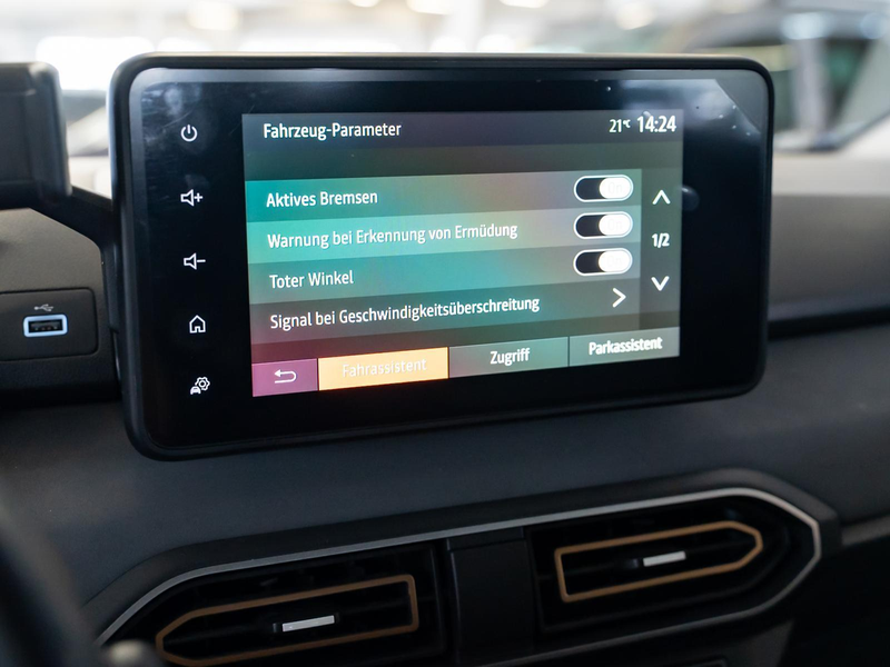 Dacia Jogger Extreme HYBRID 140 NAVI SHZ PDC KLIMA — photo 13