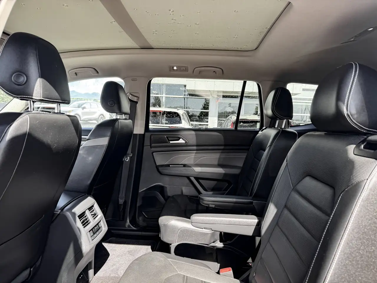 Volkswagen Atlas снимка Volkswagen Atlas