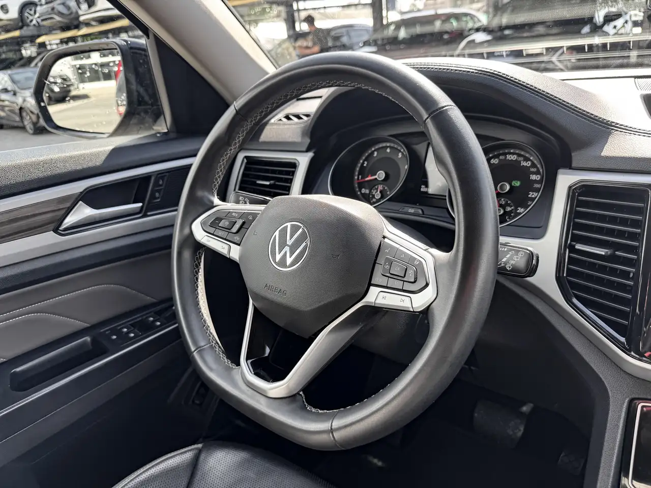 Volkswagen Atlas снимка Volkswagen Atlas