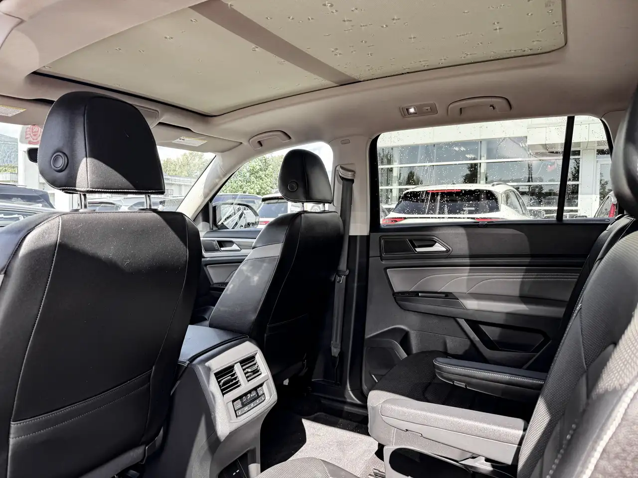 Volkswagen Atlas снимка Volkswagen Atlas
