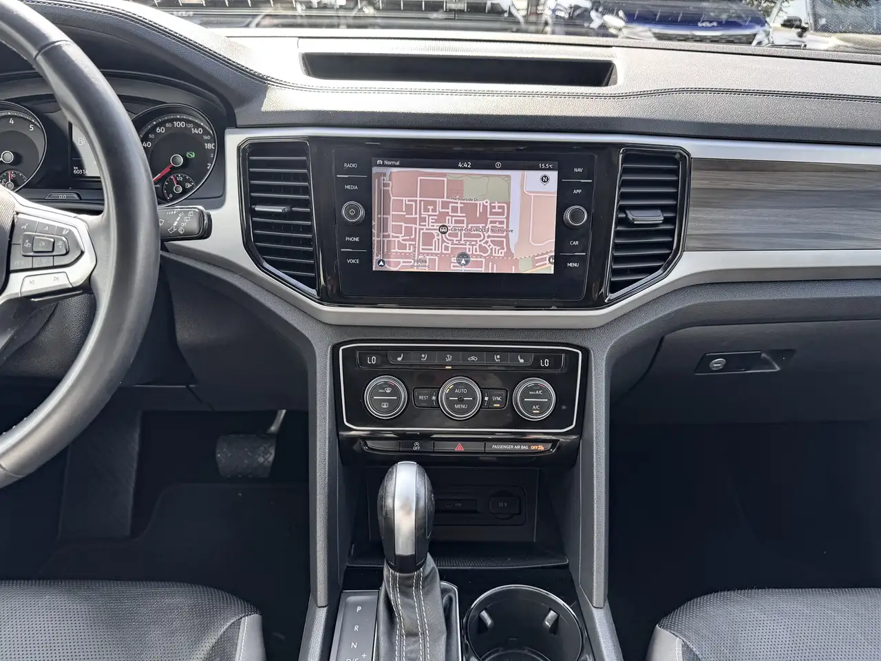 Volkswagen Atlas снимка Volkswagen Atlas