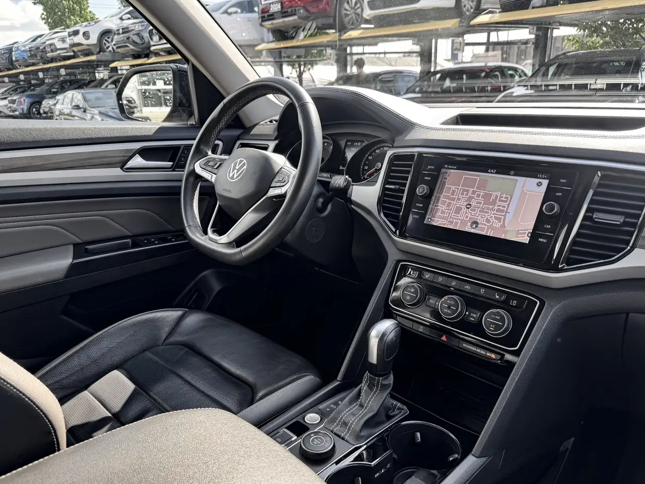 Volkswagen Atlas снимка Volkswagen Atlas