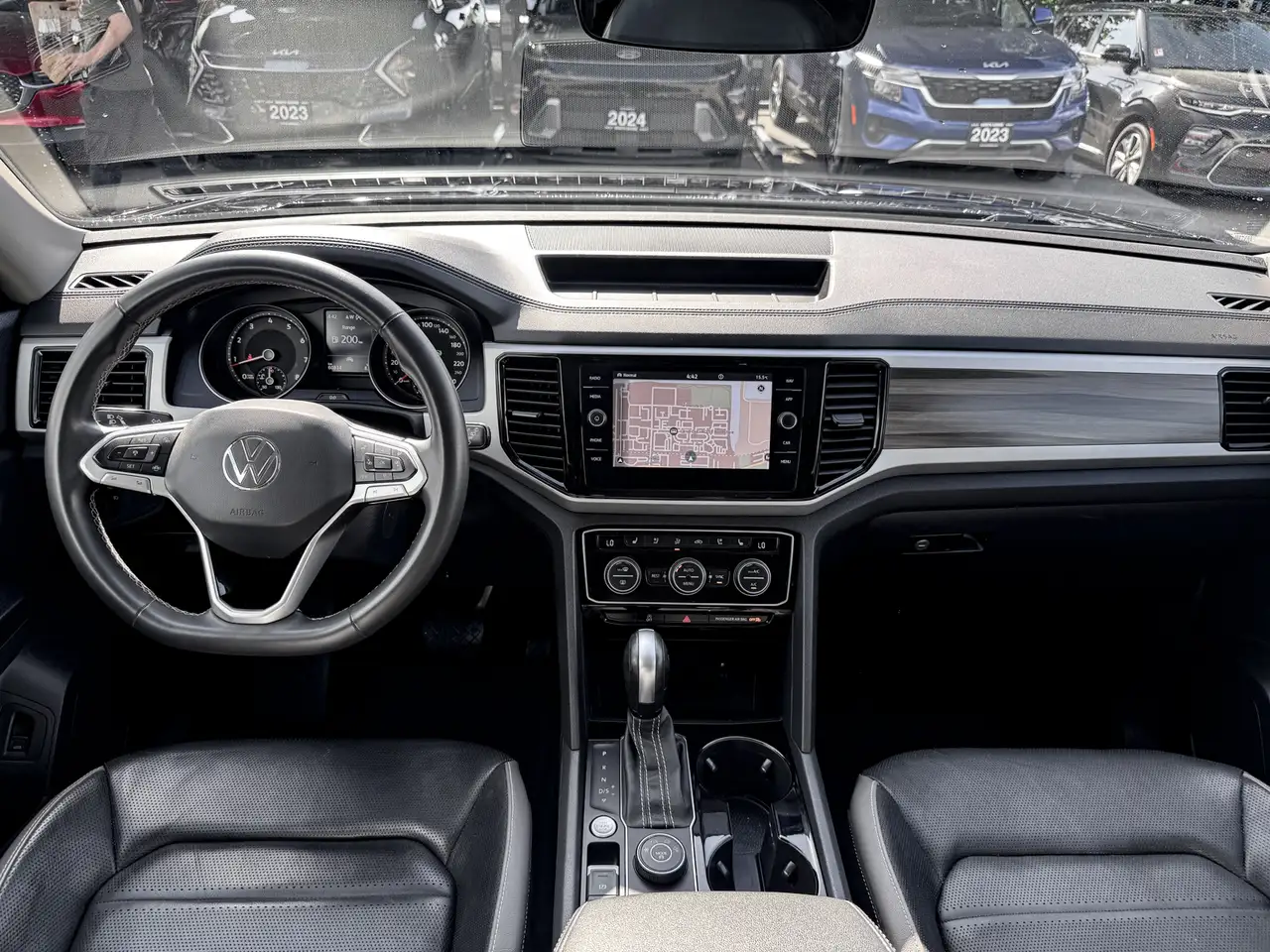 Volkswagen Atlas снимка Volkswagen Atlas