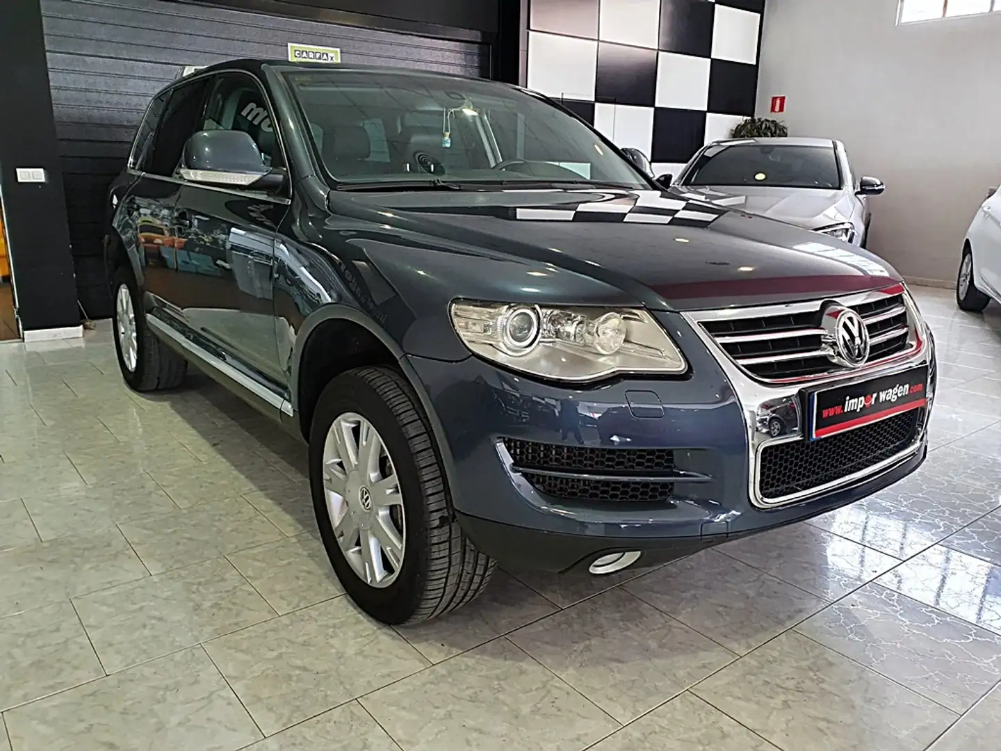 Volkswagen Touareg 3.0TDI V6 +Motion Tiptronic Gris - 2