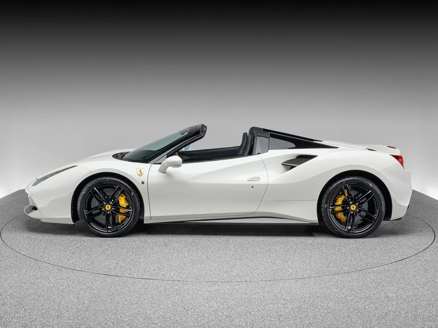 Ferrari 488 Spider Fehér - 2