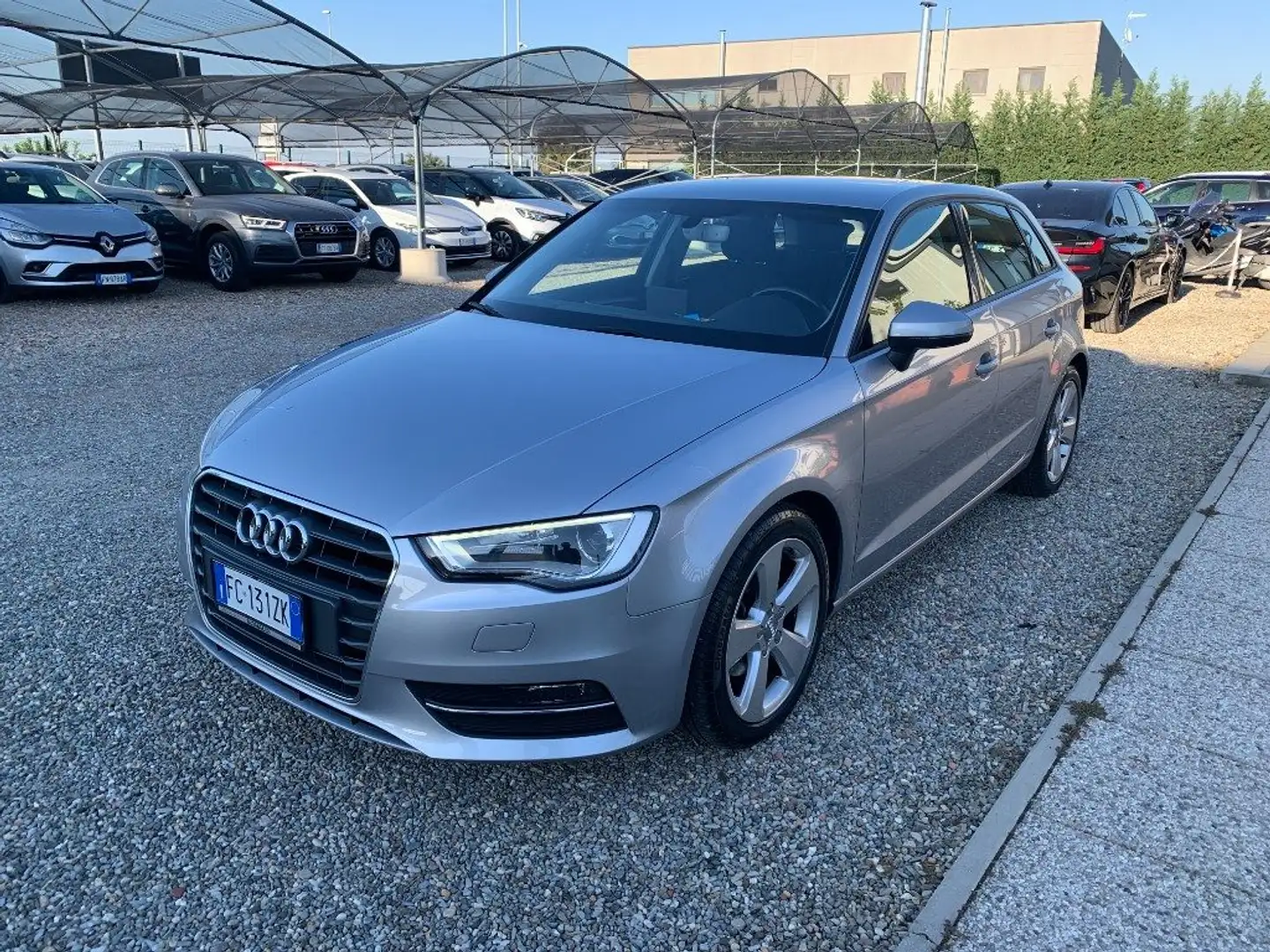 Audi A3 SPB 1.6 TDI clean diesel S tronic Ambition Grigio - 1