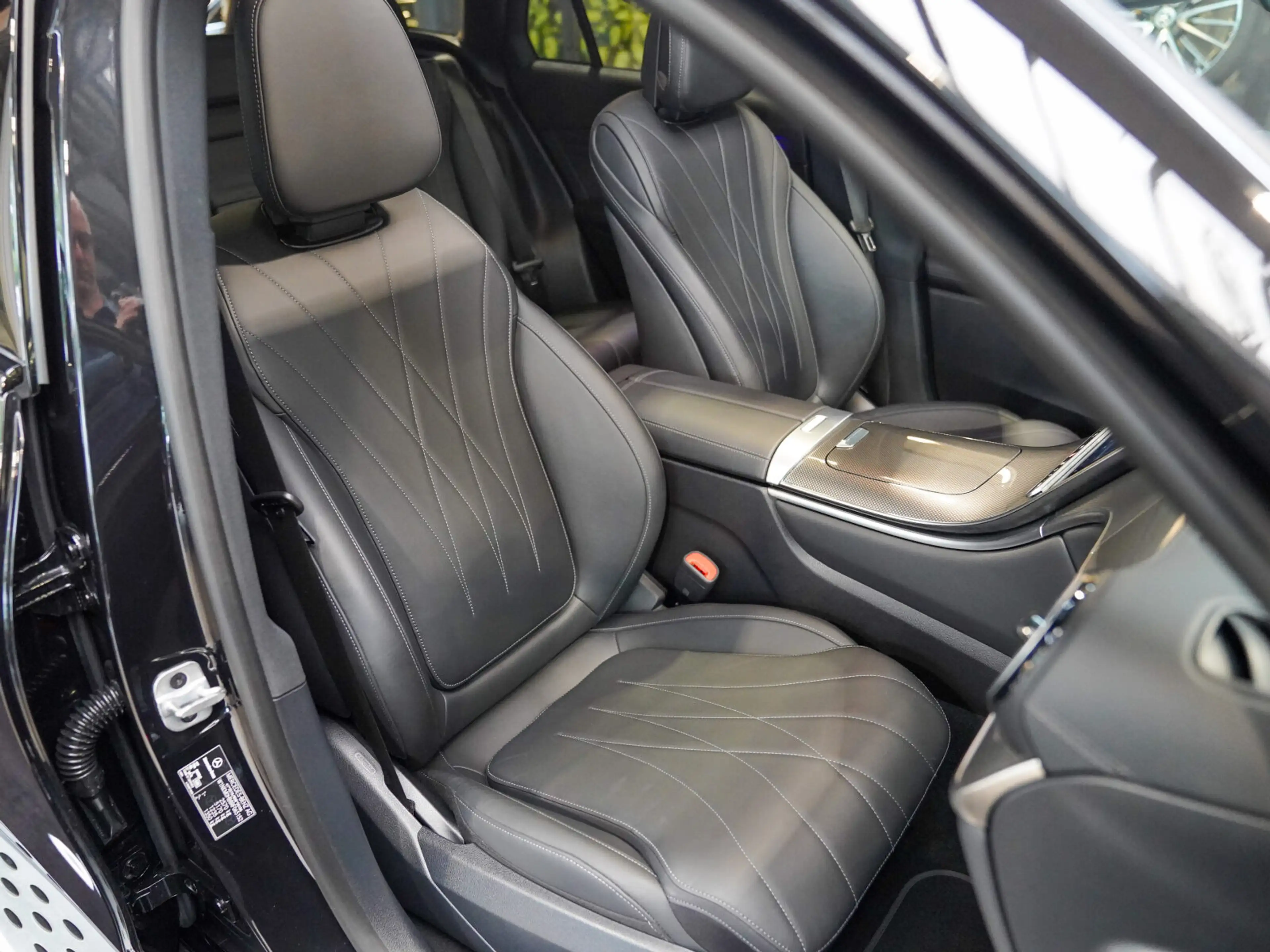 Mercedes-Benz GLC 300 GLC 300 d 4M AMG Pano Distro Burmester Airmatic — photo 11