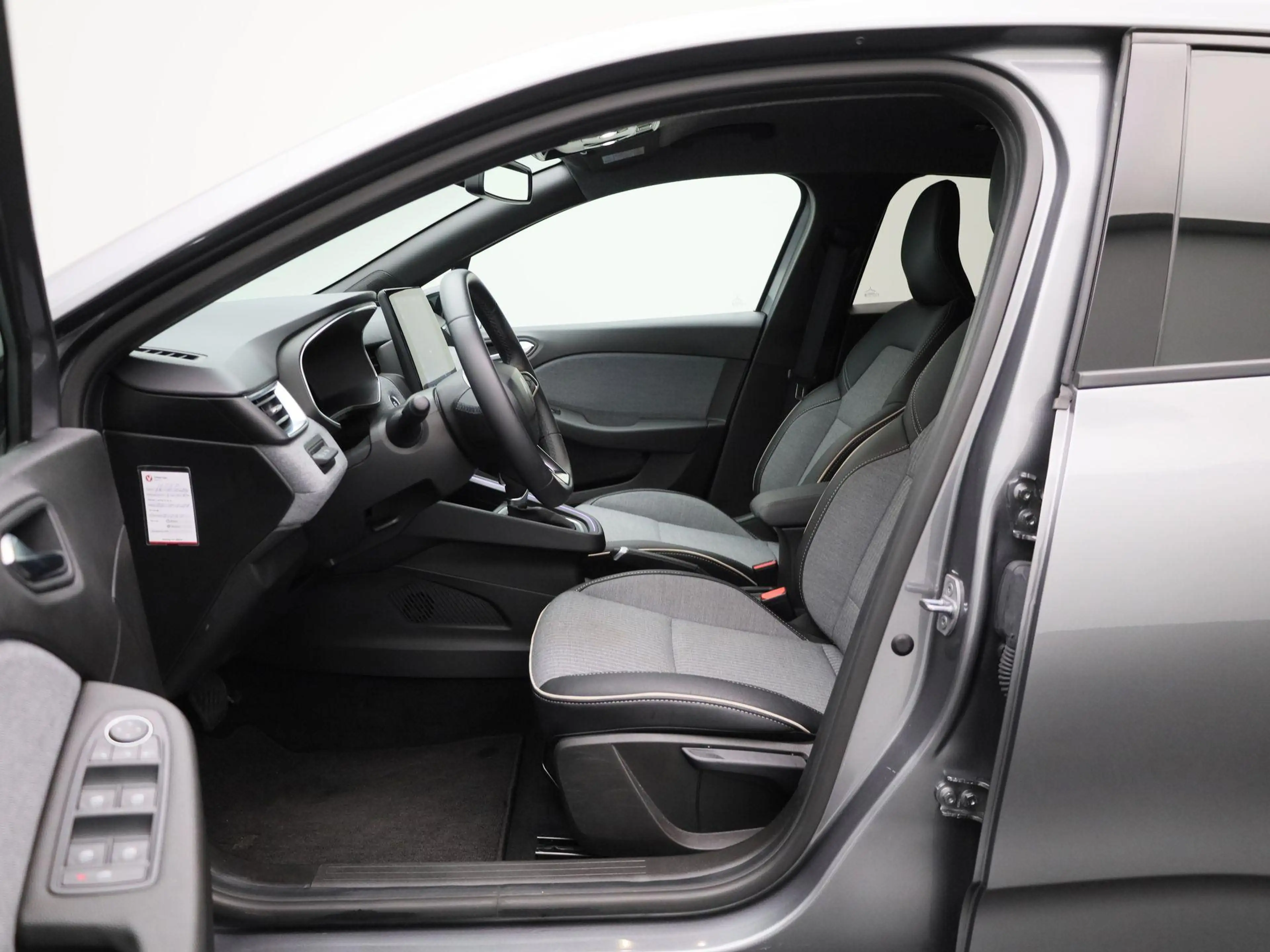 Renault Clio 1.6 E-Tech Full Hybrid Techno 145PK | Automaat | N — photo 9