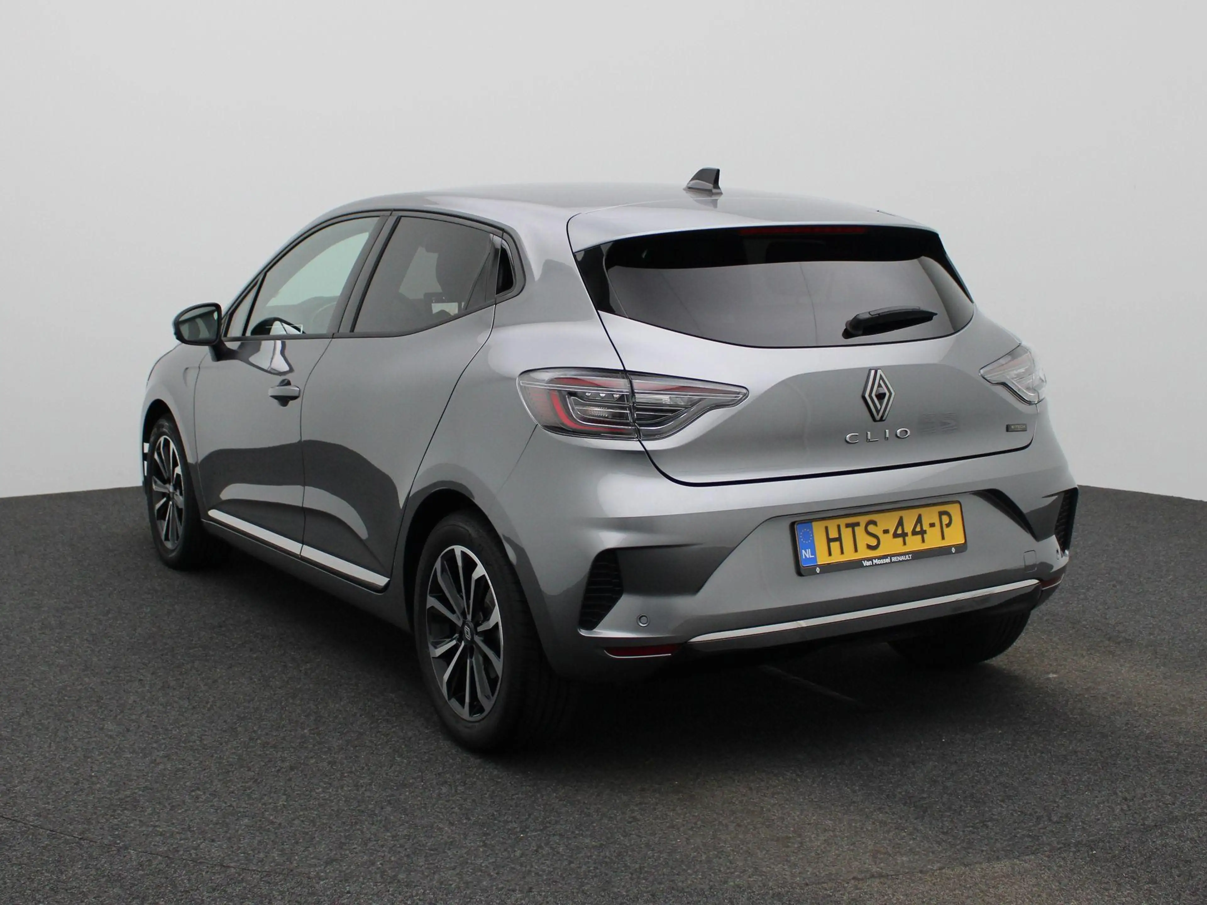 Renault Clio 1.6 E-Tech Full Hybrid Techno 145PK | Automaat | N — photo 2