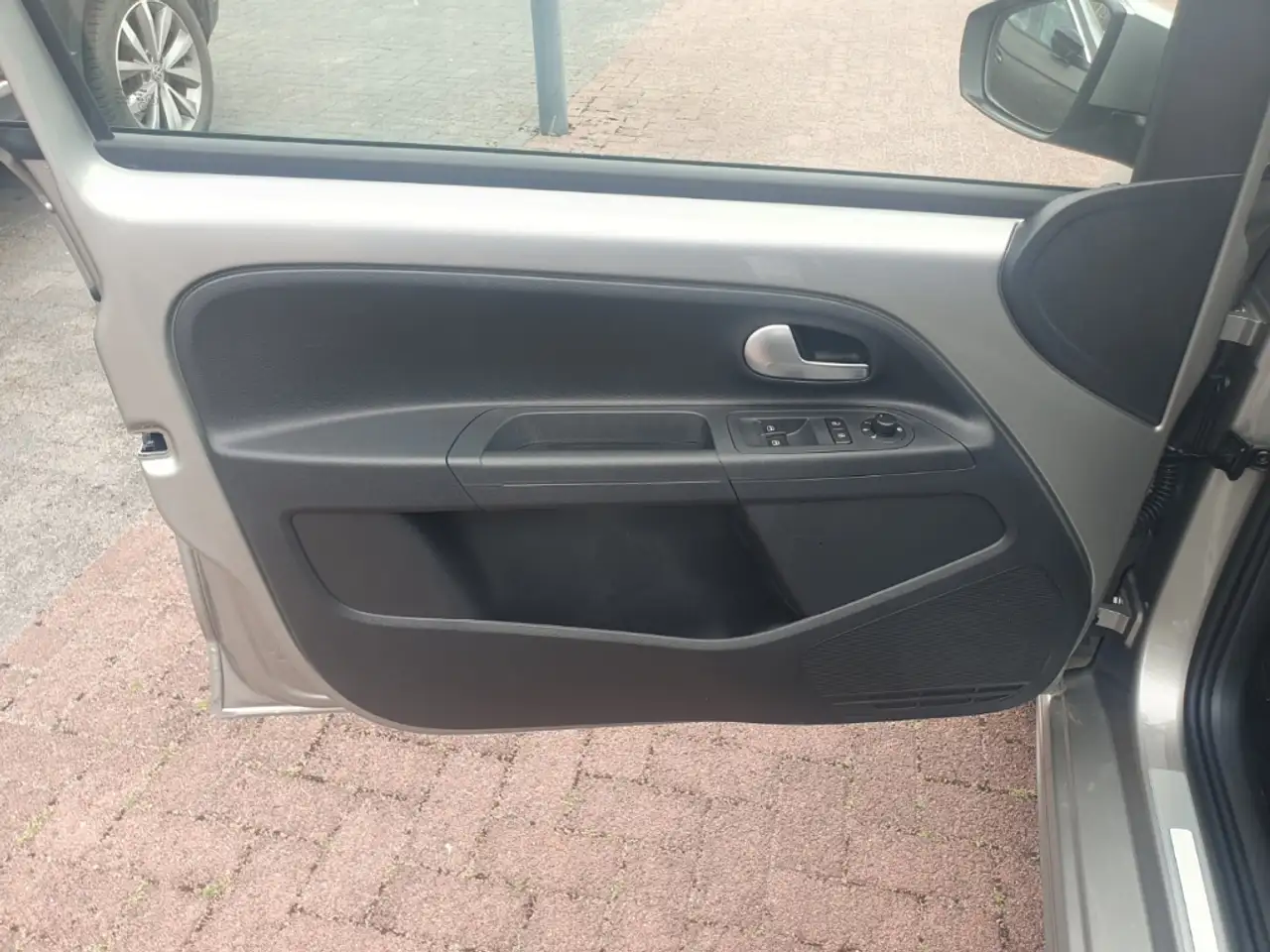 Volkswagen e-up! Edition Klimaautom DAB Ambiente Beleuchtung SHZ Rü 3