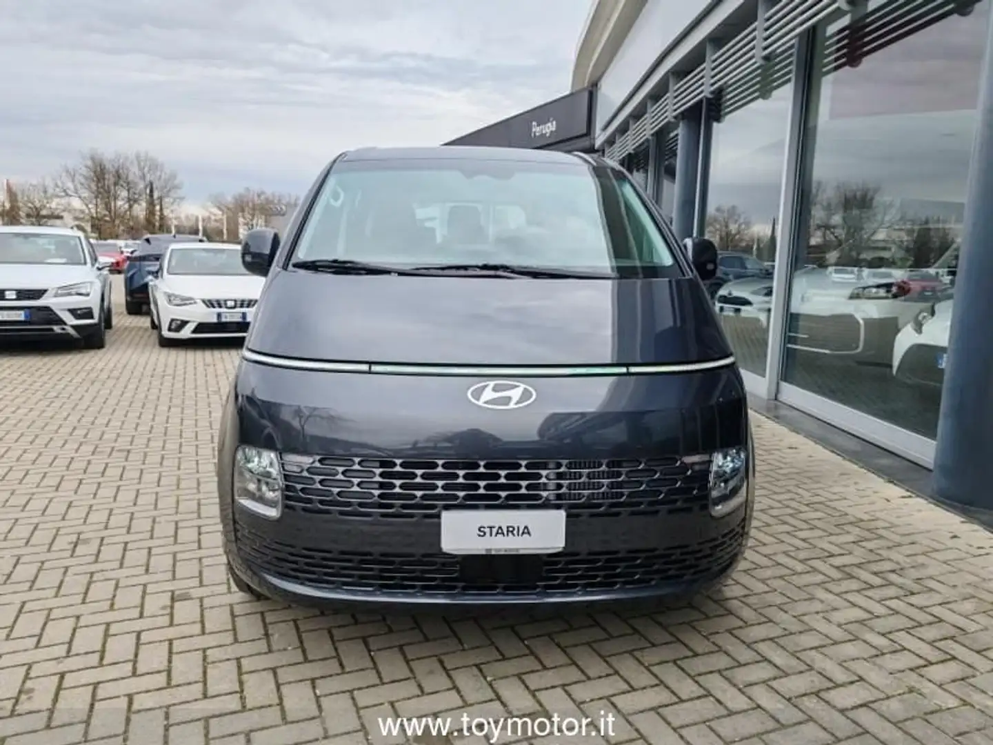 Hyundai STARIA 1.6 HEV AT 2WD 9 posti Wagon Grigio - 1