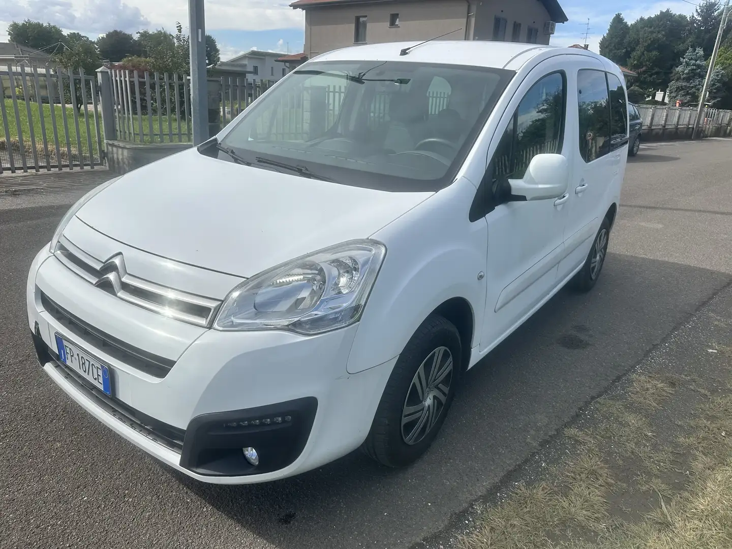 Citroen Berlingo Multispace 1.6 bluehdi Feel 100cv Weiß - 1