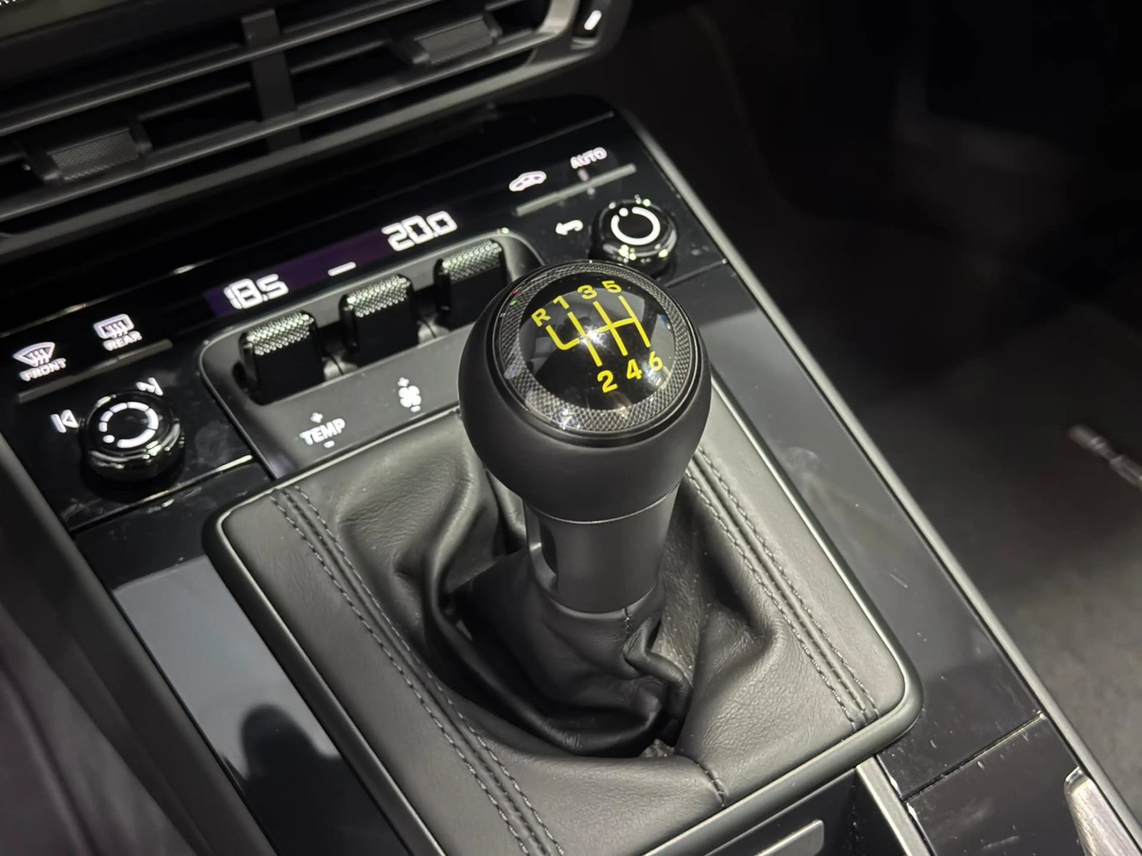 Porsche 992 4.0 GT3 Touring — photo 21