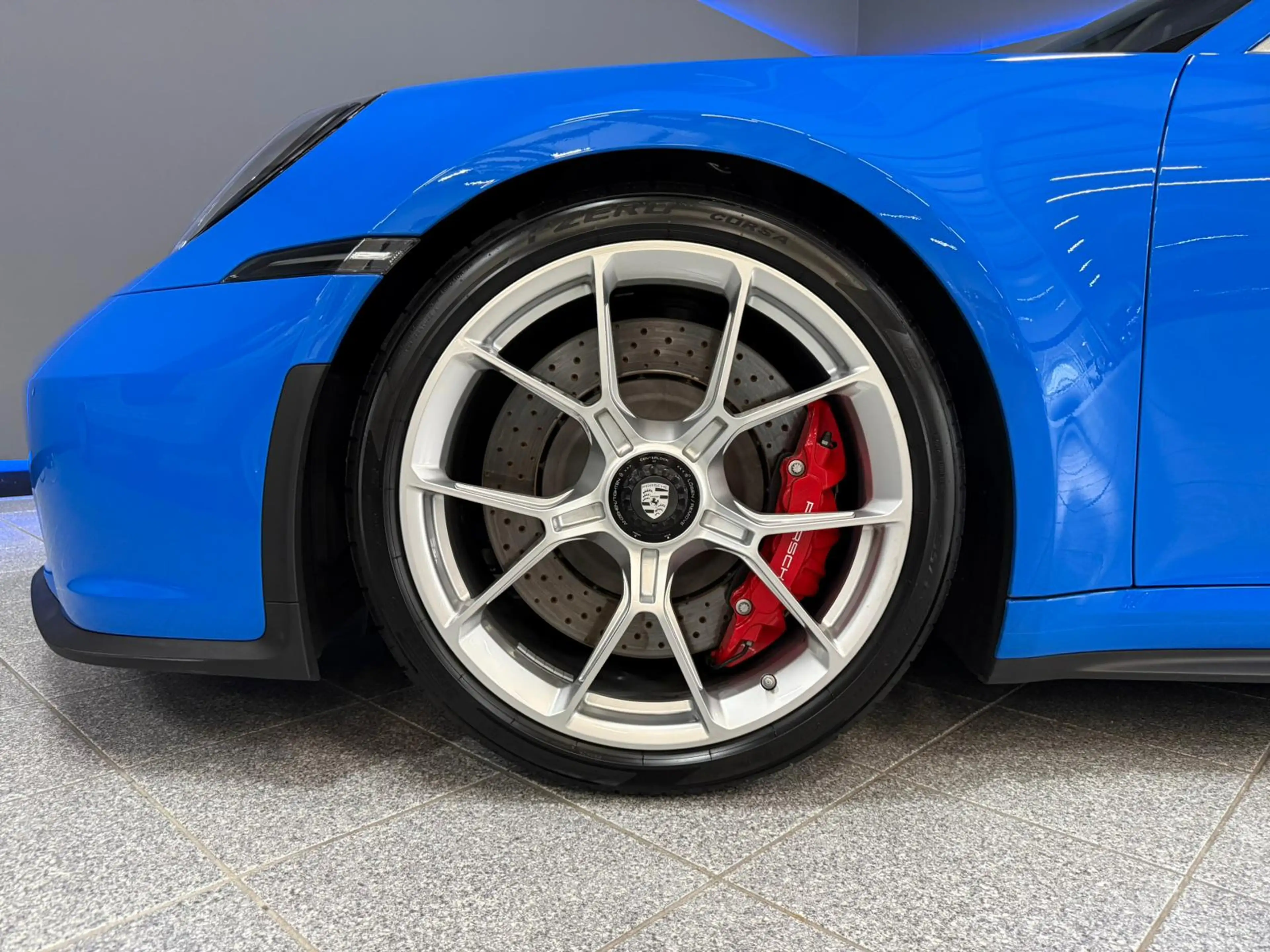 Porsche 992 4.0 GT3 Touring — photo 11