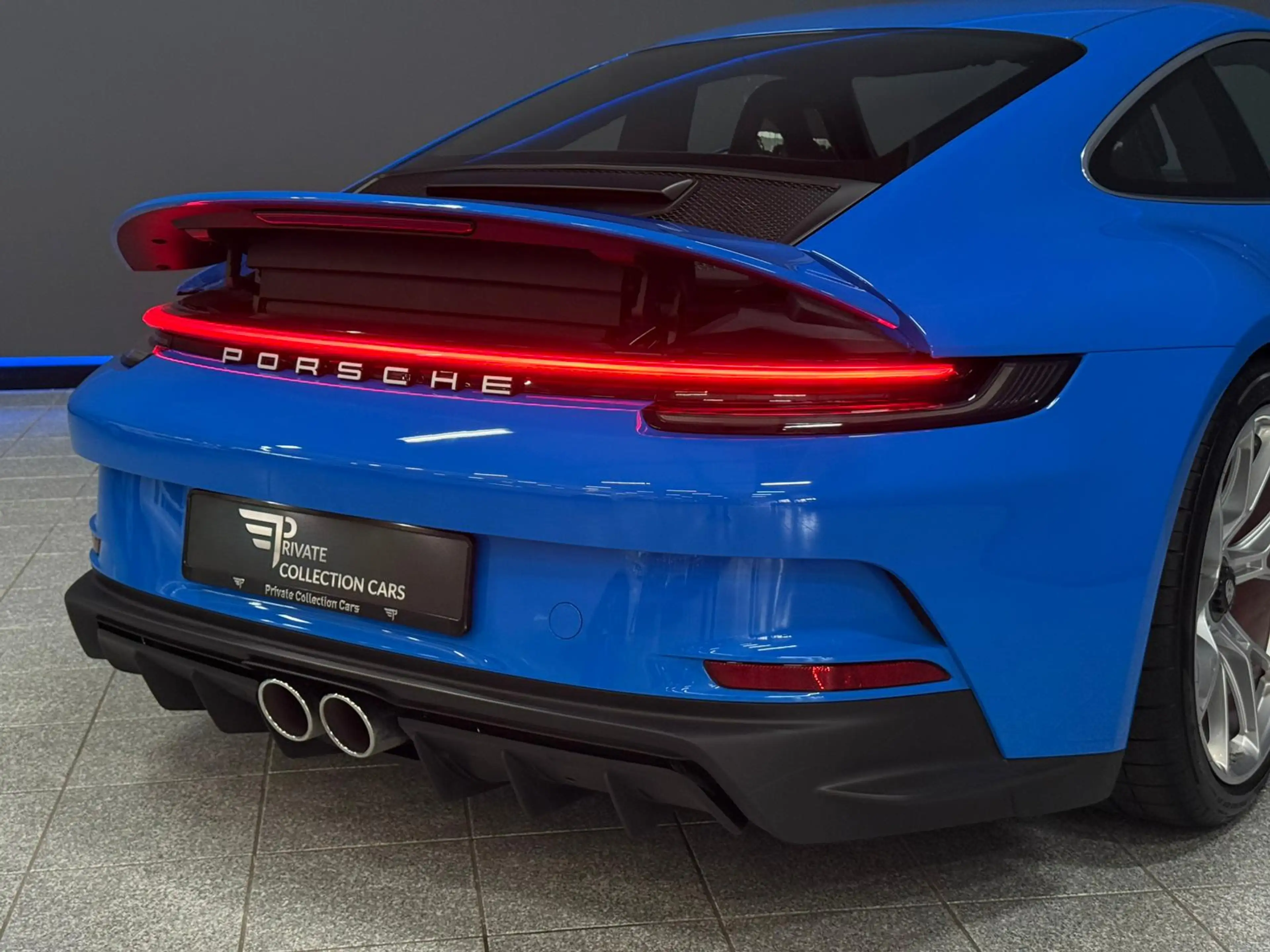 Porsche 992 4.0 GT3 Touring — photo 32