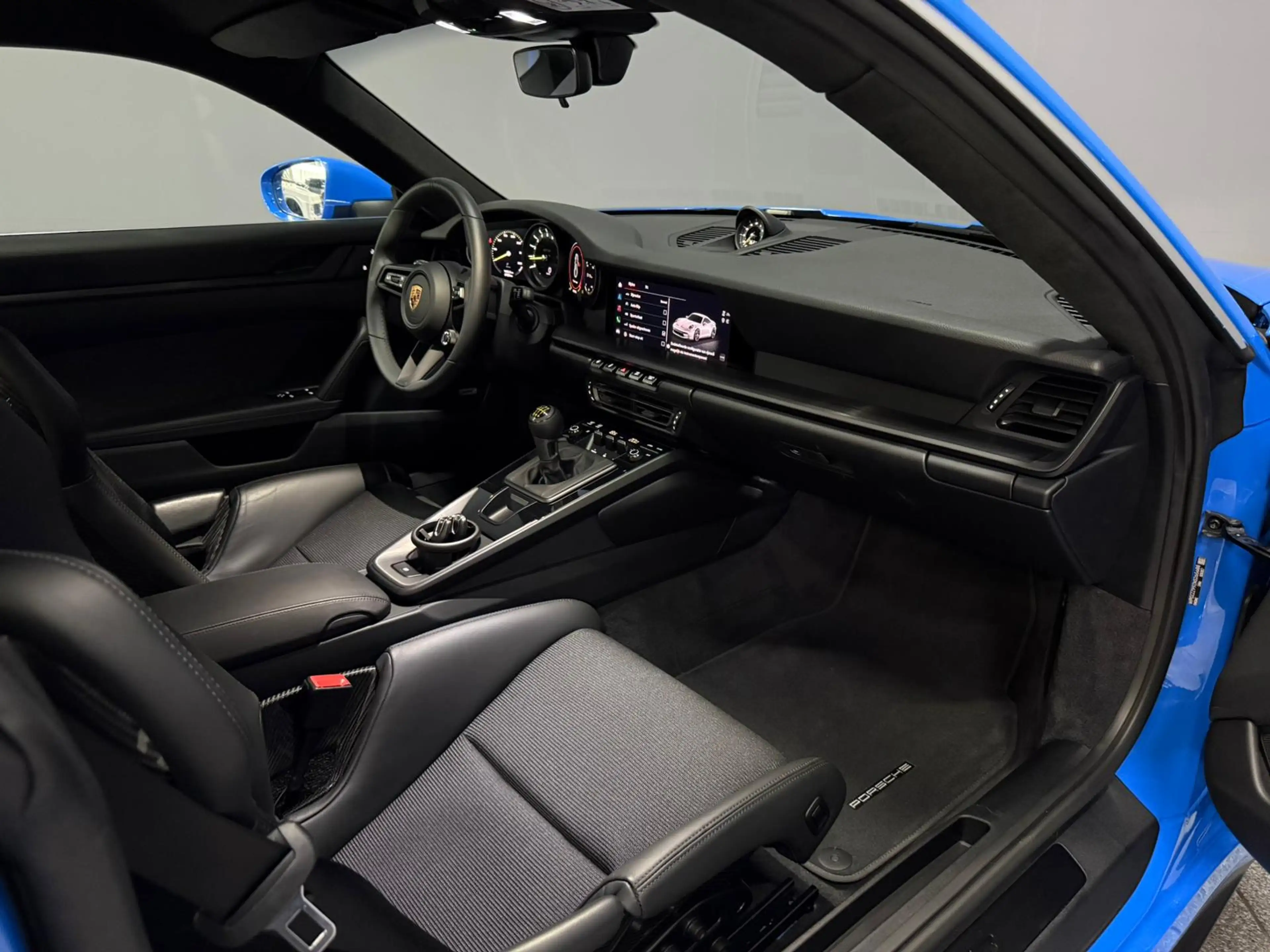Porsche 992 4.0 GT3 Touring — photo 5