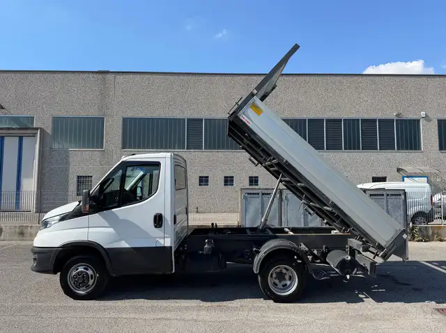 Iveco Daily 35C16H 3.0 HPI RIBALTABILE TRILATERALE