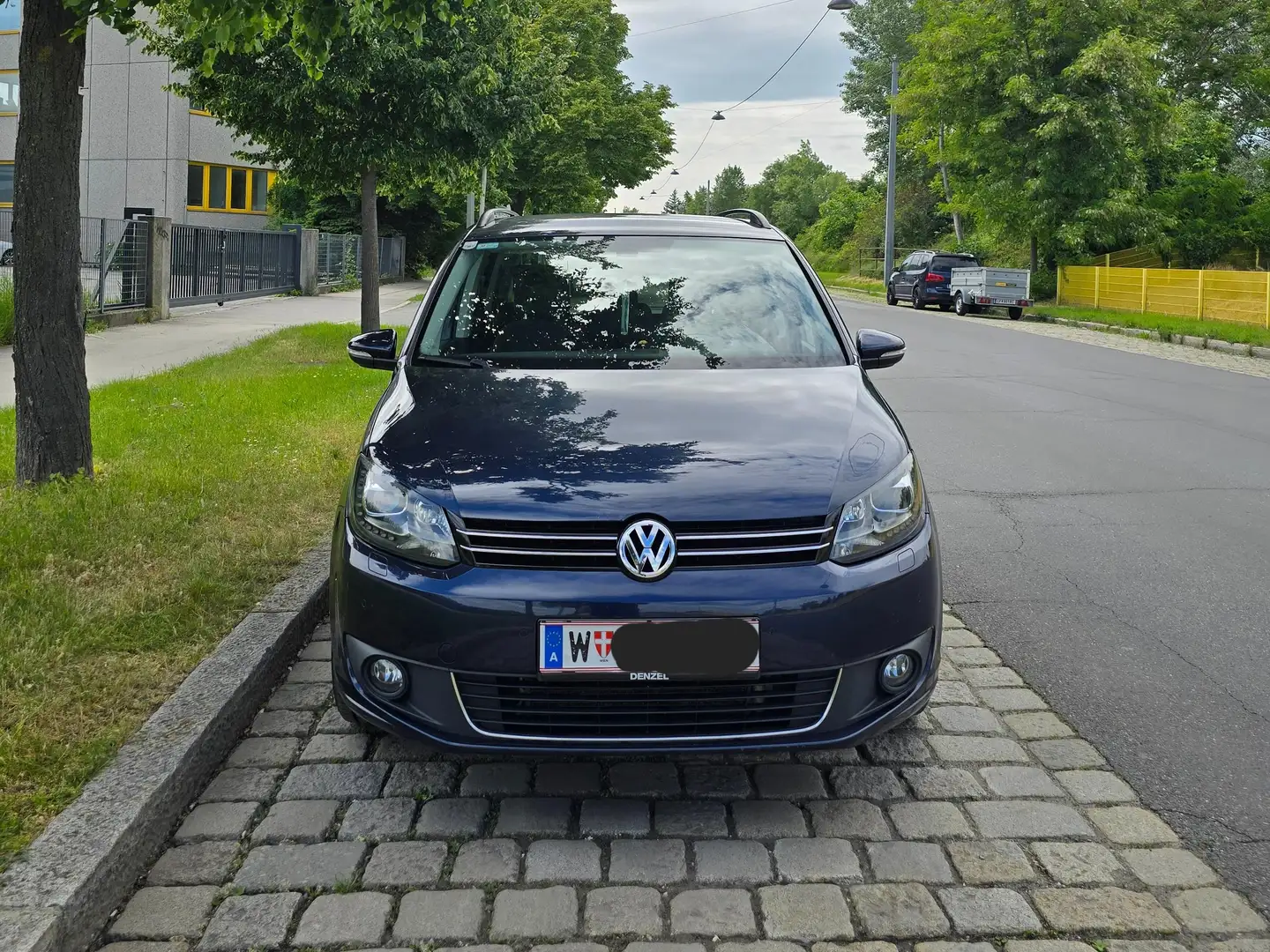 Volkswagen Touran Touran Karat 2,0 BMT TDI Karat Blau - 1