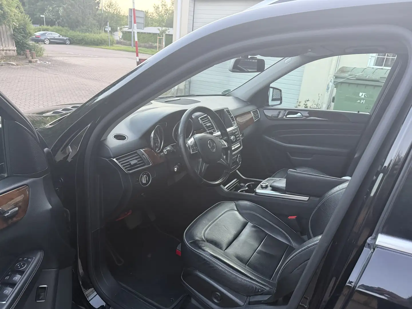 Mercedes-Benz ML 350 ML 350 CDI BlueTec (166.024) Schwarz - 2