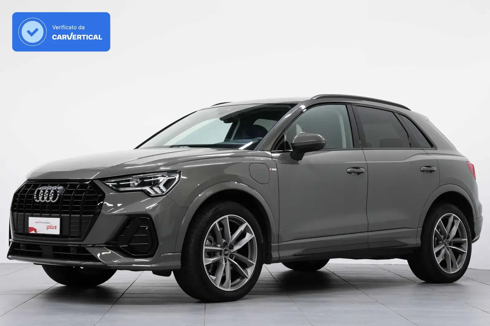 Audi Q3 1.4 TFSIe Stronic Identity Black Grigio - 1