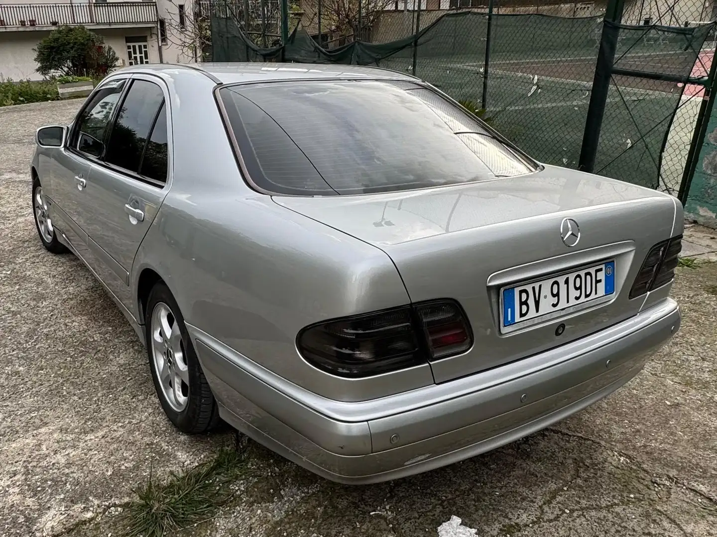 Mercedes-Benz E 220 Classe E - W210 Berlinatd cdi Classic Selection siva - 2