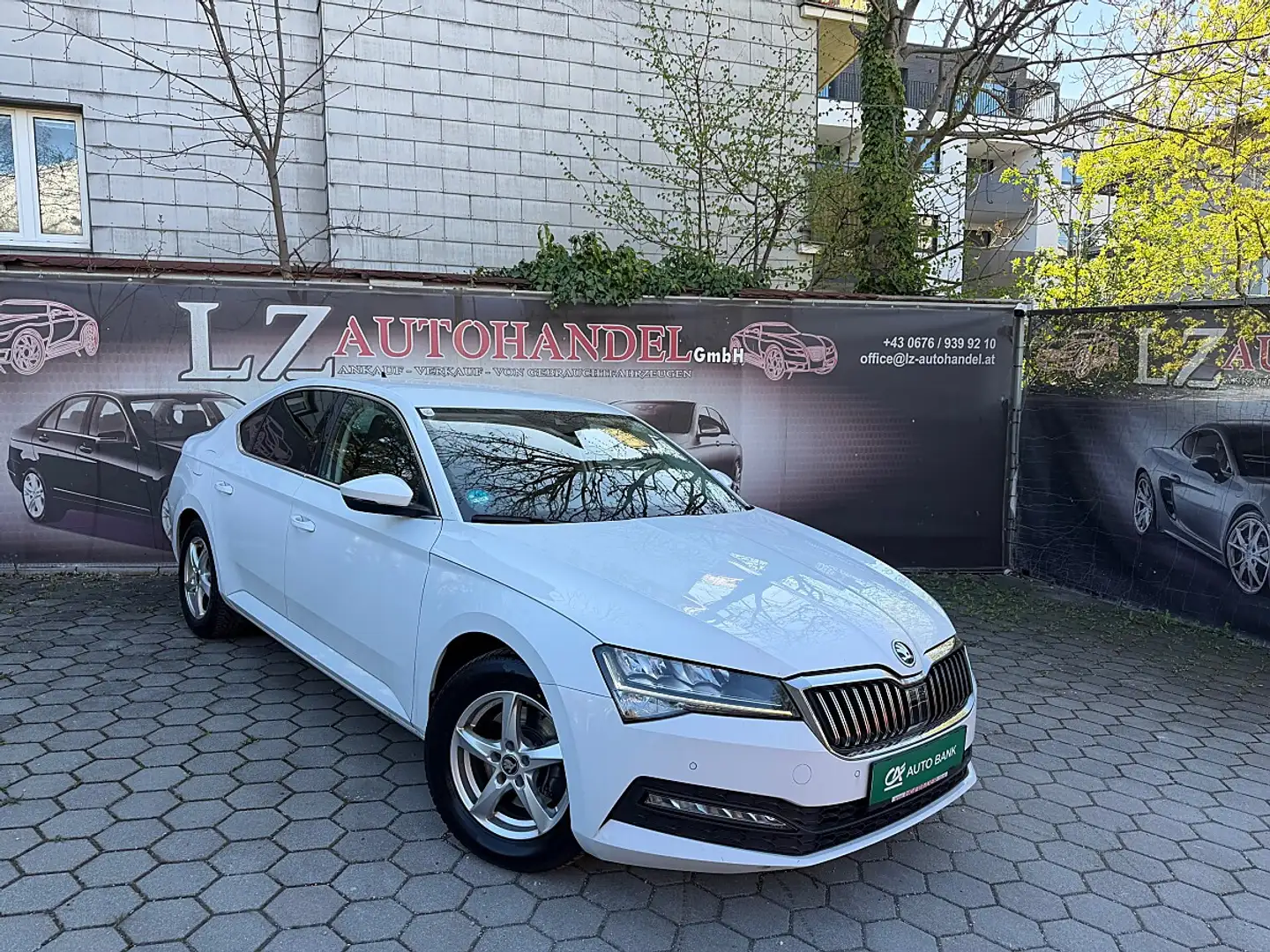 Skoda Superb 2,0 TDI Ambition Weiß - 1