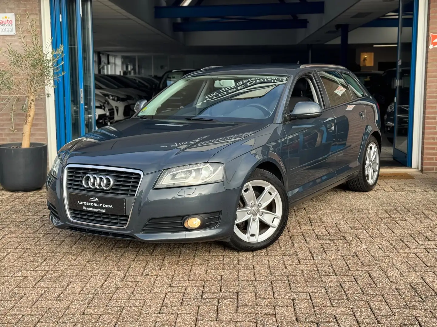 Audi A3 Sportback 1.4 TFSI Ambition Pro Line NAVI CLIMA NA Grijs - 2