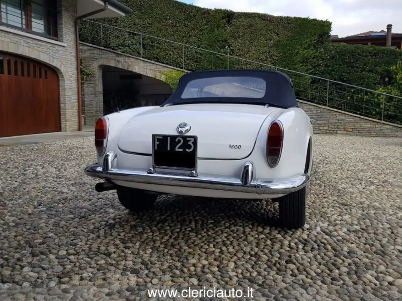 Alfa Romeo Giulia Spider 1600 - Targa FI 23, foto 3