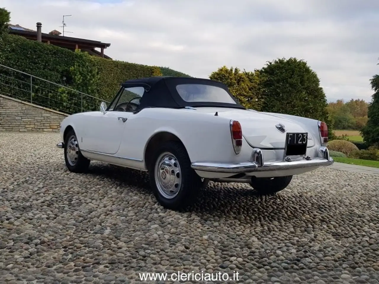 Alfa Romeo Giulia Spider 1600 - Targa FI 23, foto 4