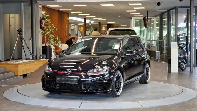 Volkswagen Golf GTI 2.0 Clubsport DSG *DYNAUDIO*Sitzheizung*19Zoll*