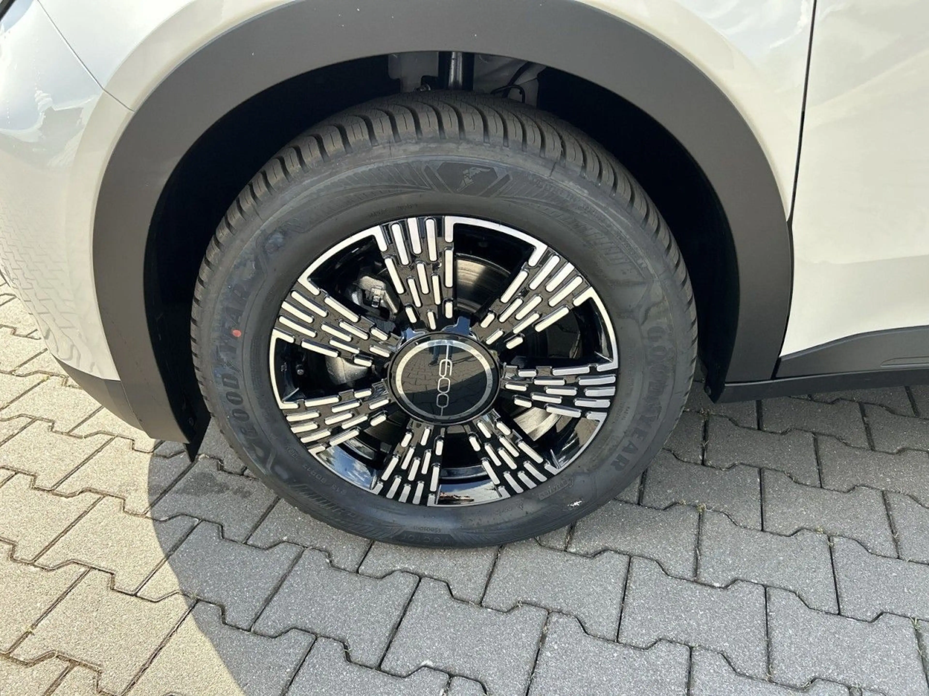 Fiat 600 Hybrid Business Edition — photo 4