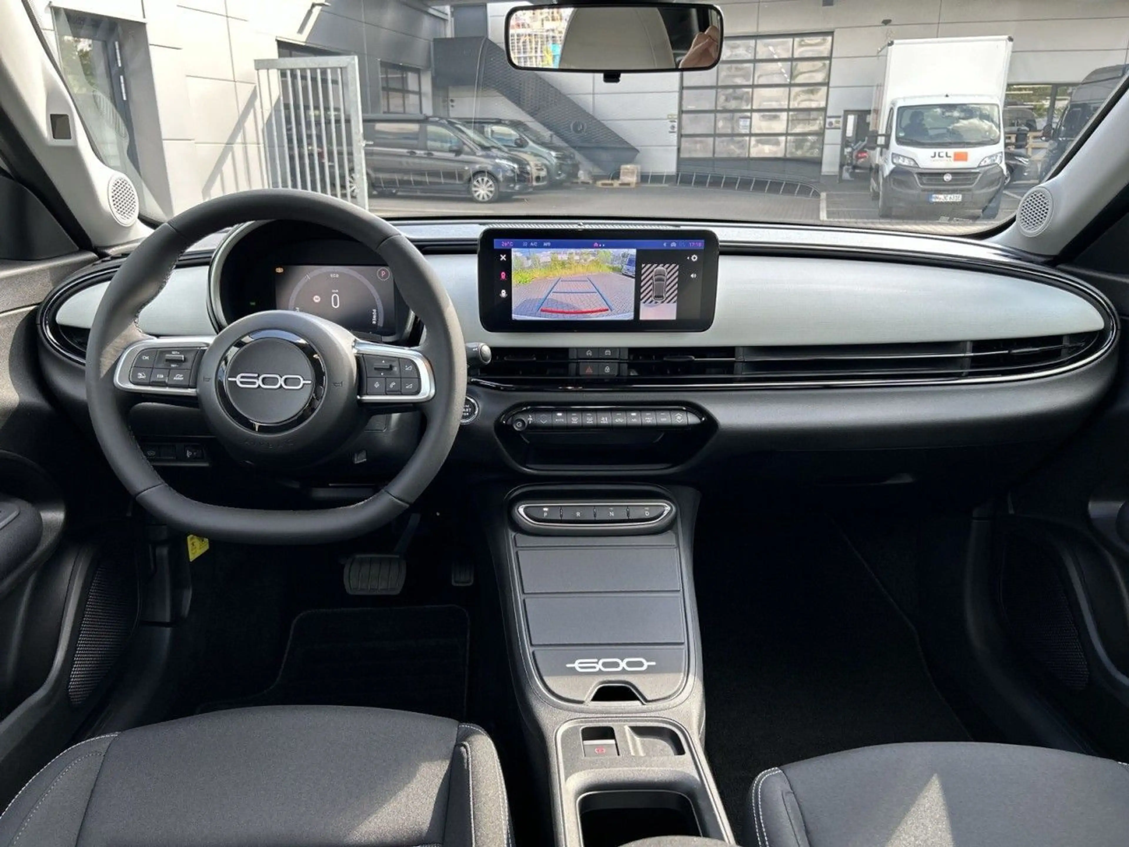 Fiat 600 Hybrid Business Edition — photo 10