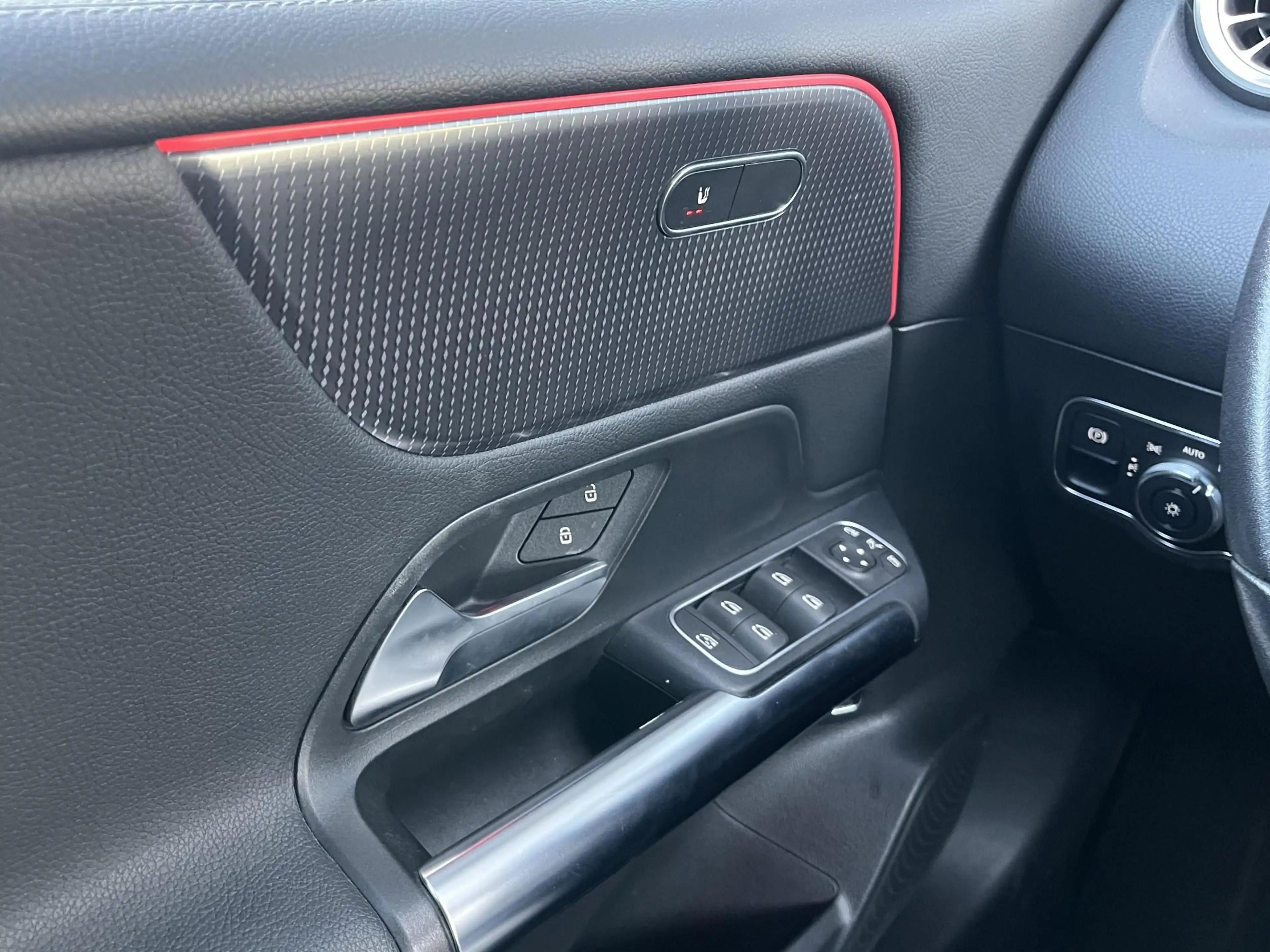 Mercedes-Benz B 200 Business Solution AMG — photo 12