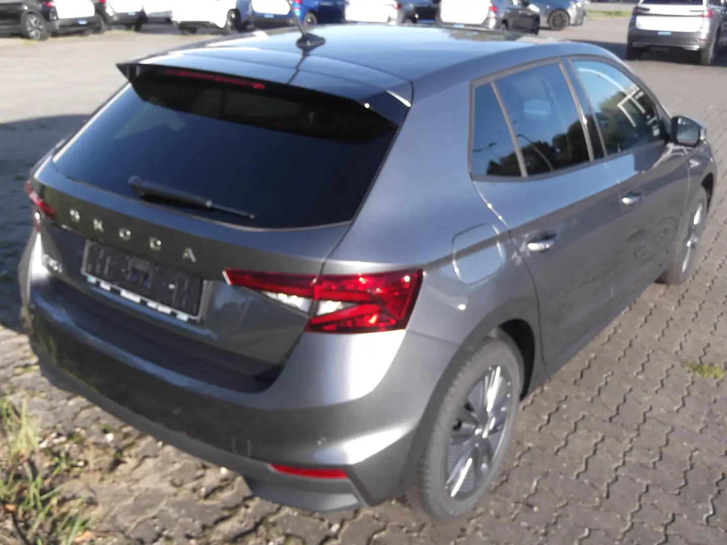 Skoda Fabia Drive 1,0 TSI Grau - 2