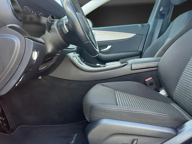 Mercedes-Benz 300 view 14