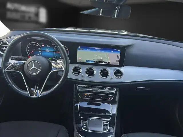 Mercedes-Benz 300 view 12