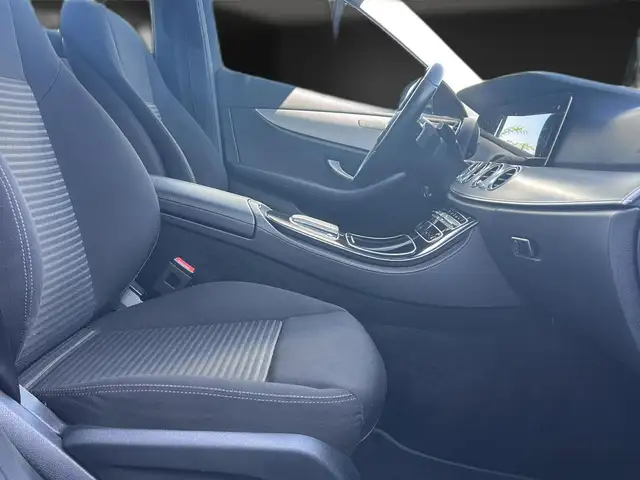 Mercedes-Benz 300 view 15