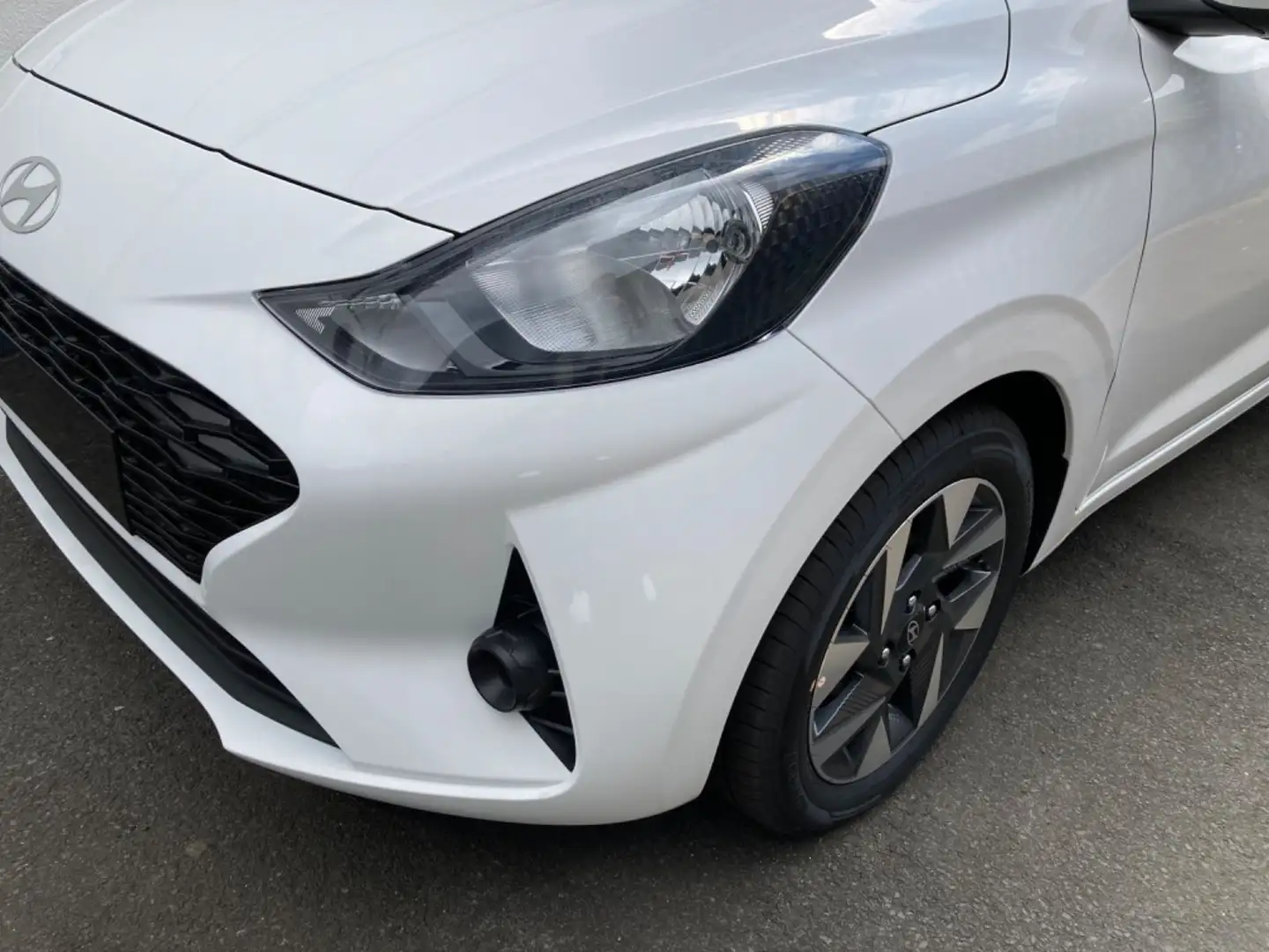 Hyundai i10 Trend 1.0+NAVI+KLIMA+DAB Wit - 2