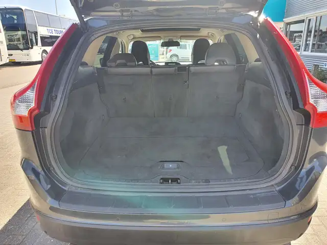 Volvo XC60 view 26