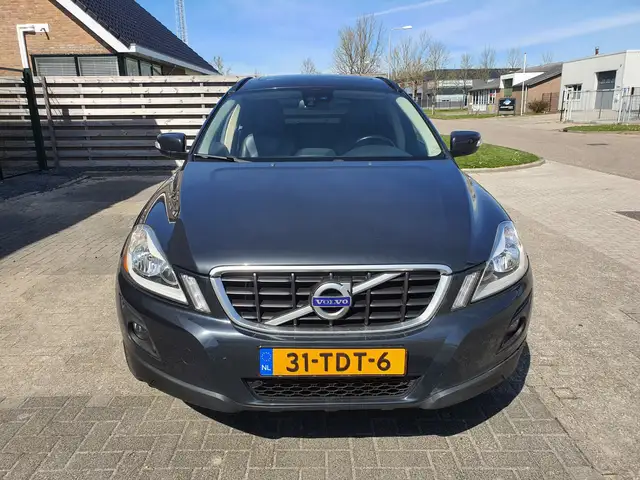 Volvo XC60 view 18