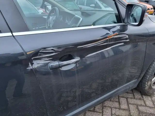 Volvo XC60 view 8