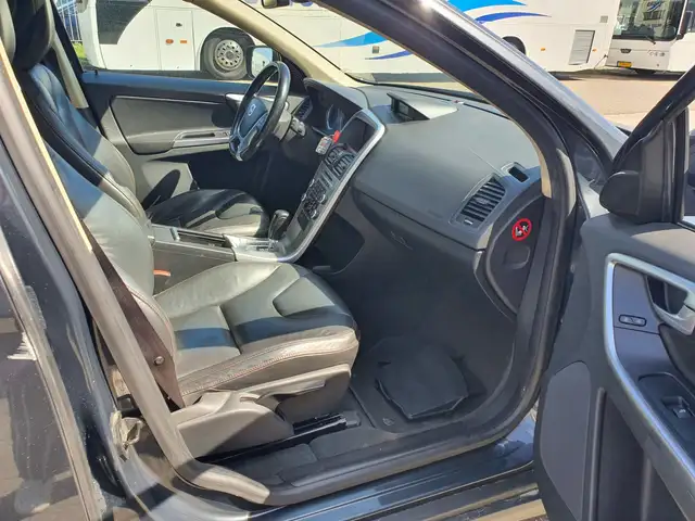 Volvo XC60 view 27