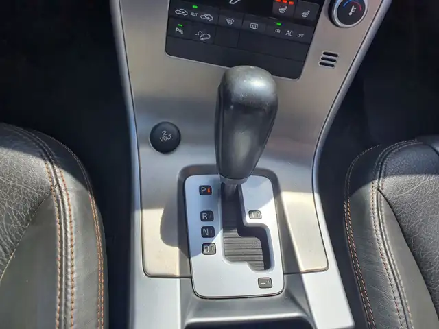 Volvo XC60 view 13