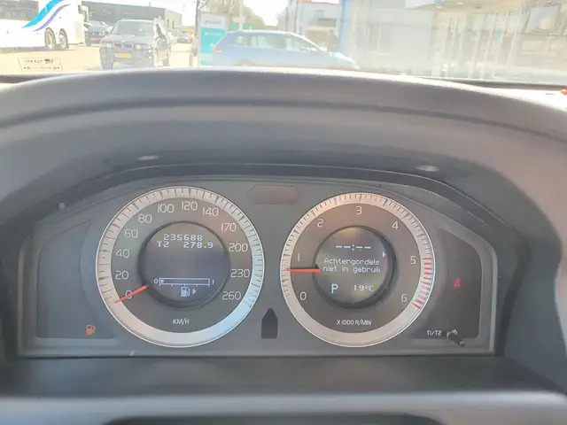 Volvo XC60 view 17
