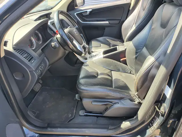 Volvo XC60 view 4