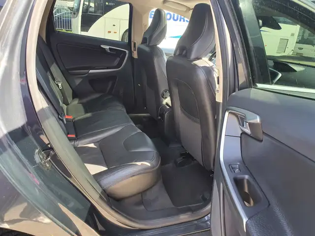 Volvo XC60 view 19